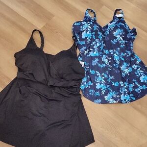 NWOT D & Co Beach One Piece Swimsuit Black and Blue Floral Tank Tops
